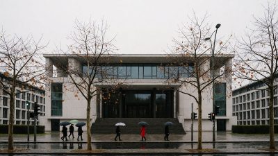 Хакерска атака срещу партията на Фридрих Мерц разпрати 6 500 фишинг писма