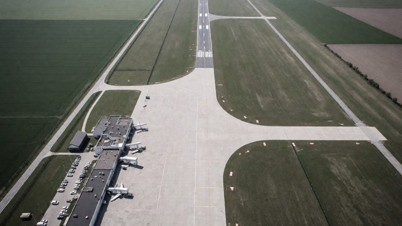 Руски дронове удариха жилищен блок в Одеса и енергийни съоръжения