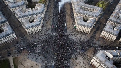 Еманюел Макрон осъди вандализма и обеща отговорност за извършителите