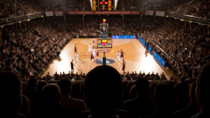 Александър Везенков води Олимпиакос към победа над Барселона